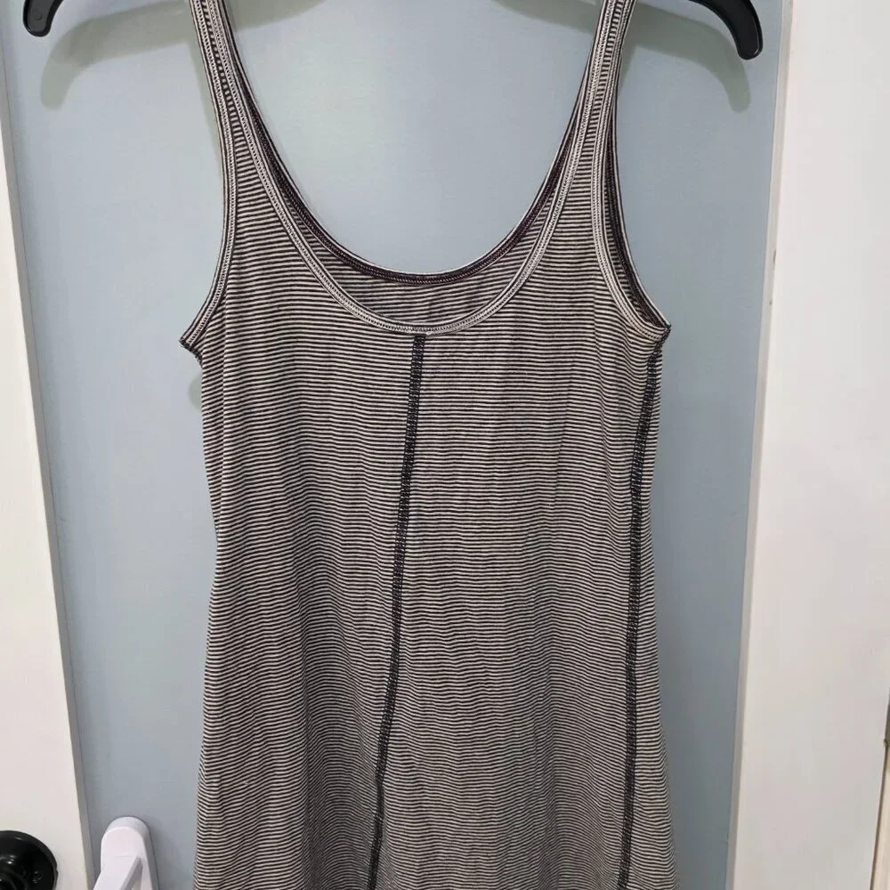 Lululemon‎ Striped Tank + Lululemon Grey Racerback Tank Bundle – Stretchy